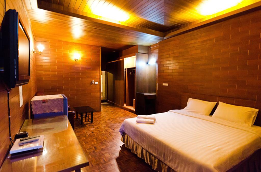 Eight Plus Hotel กรุงเทพมหานคร ภายนอก รูปภาพ