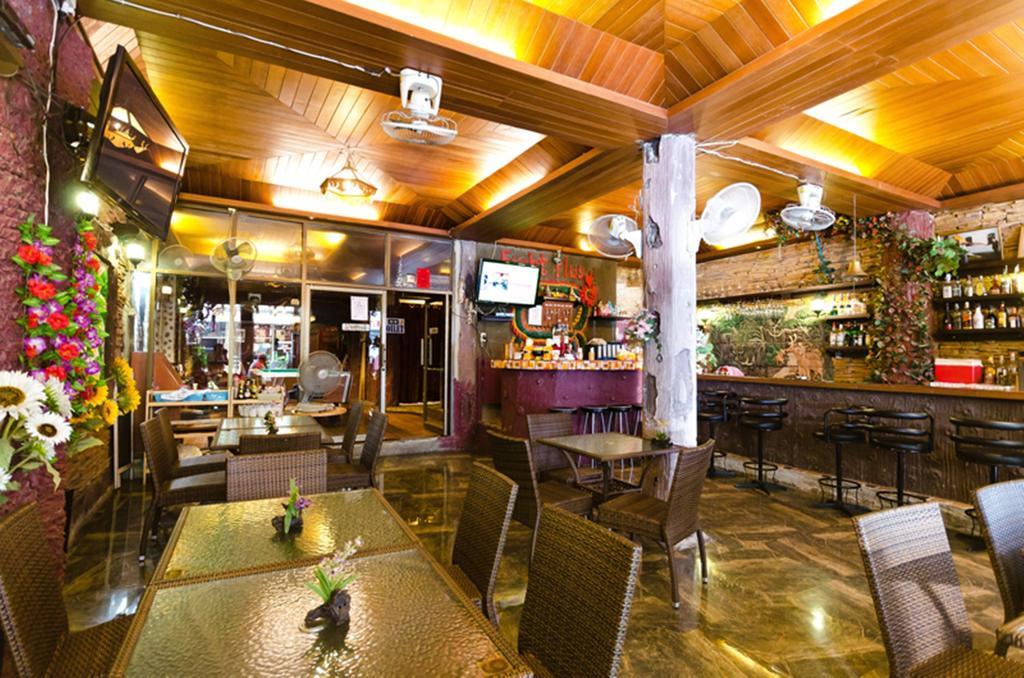 Eight Plus Hotel กรุงเทพมหานคร ภายนอก รูปภาพ